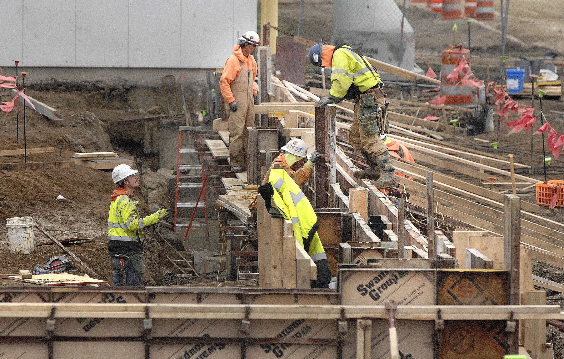 032520-blm-loc-2virusconstruction